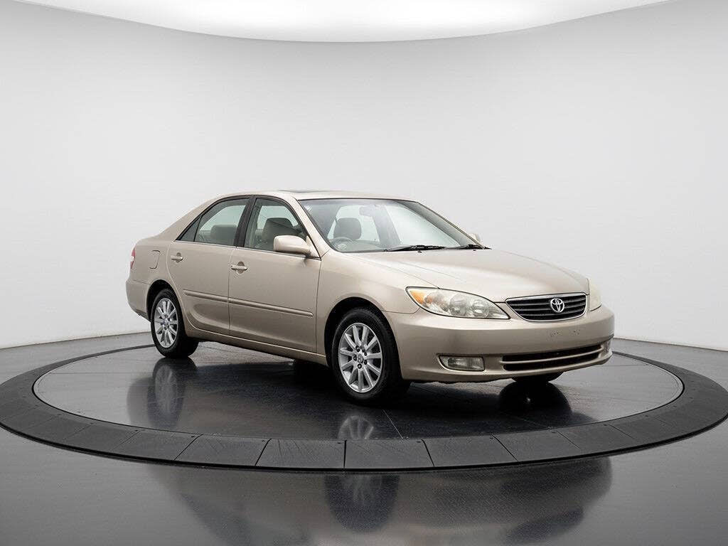 2004 Toyota Camry XLE V6 FWD