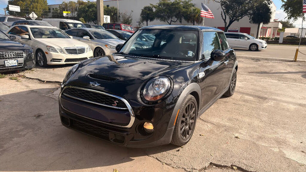 2016 MINI Cooper S 2-Door Hatchback FWD
