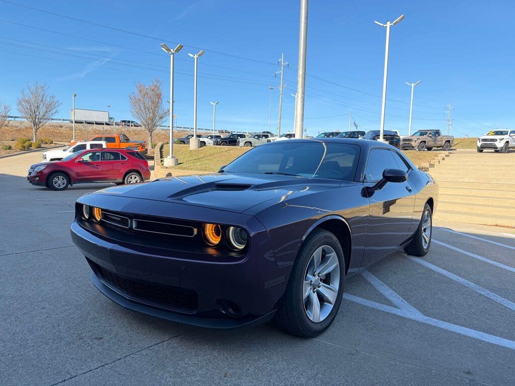 2021 Dodge Challenger SXT RWD