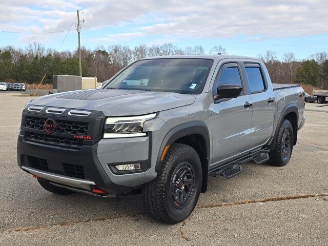 2025 Nissan Frontier PRO-4X Crew Cab 4WD
