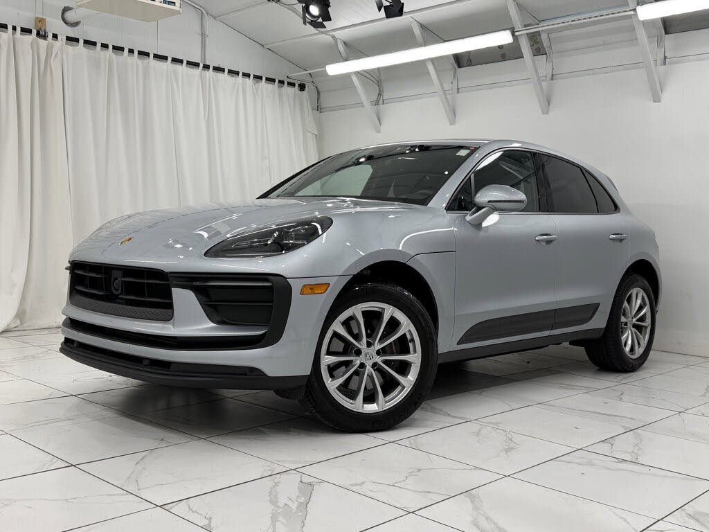 2025 Porsche Macan AWD