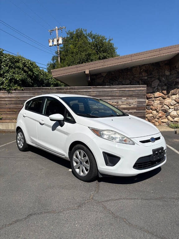 2011 Ford Fiesta SE Hatchback