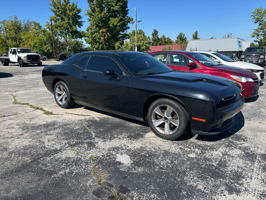 2016 Dodge Challenger SXT RWD