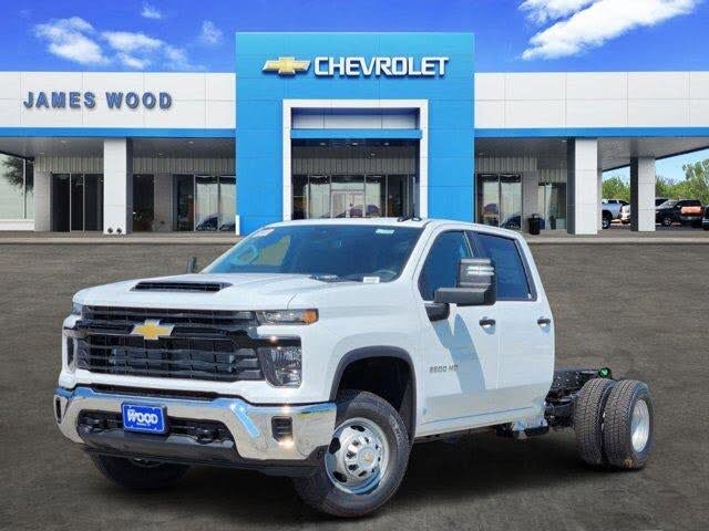 2025 Chevrolet Silverado 3500HD Chassis Work Truck Crew Cab 4WD
