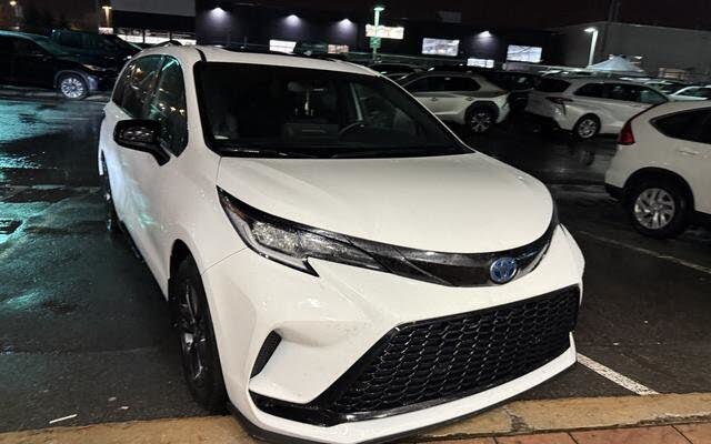 2025 Toyota Sienna XSE 7-Passenger AWD