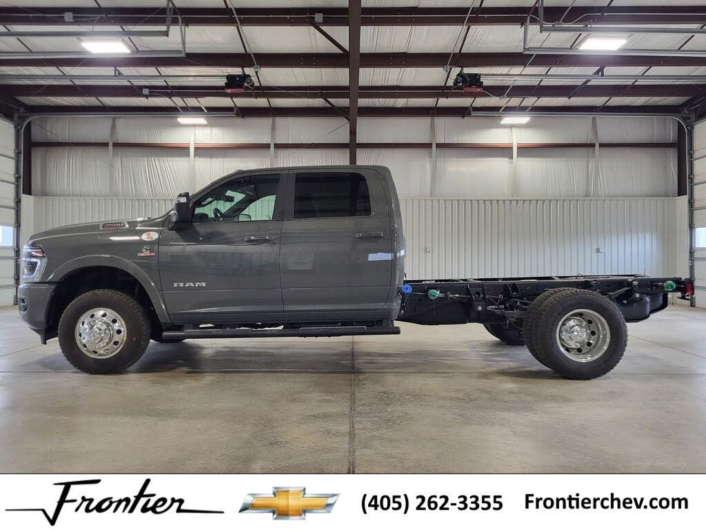 2026 RAM 3500 Chassis Big Horn Crew Cab LB DRW 4WD