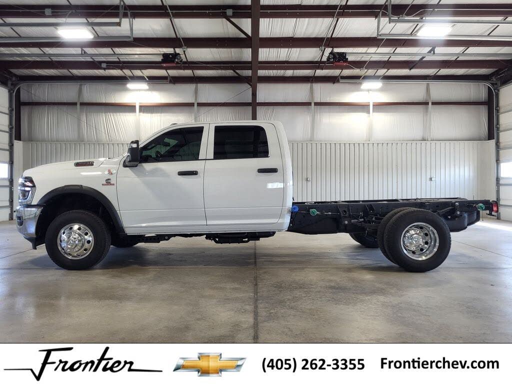 2026 RAM 3500 Chassis Tradesman Crew Cab LB DRW 4WD
