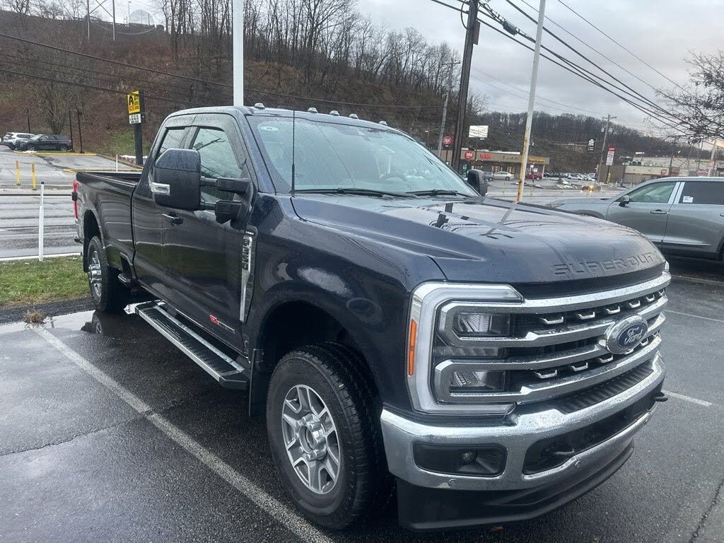 2023 Ford F-350 Super Duty Lariat SuperCab 4WD