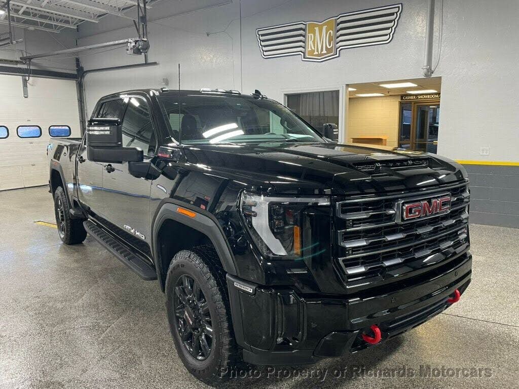 2025 GMC Sierra 2500HD AT4 Crew Cab 4WD