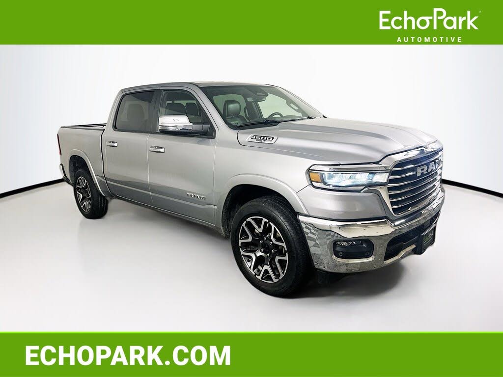 2025 RAM 1500 Laramie Crew Cab 4WD