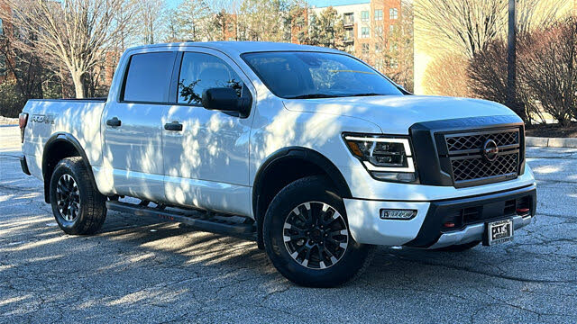 2024 Nissan Titan PRO-4X Crew Cab 4WD