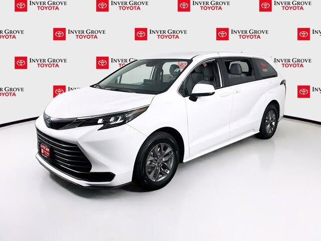 2025 Toyota Sienna LE 8-Passenger FWD