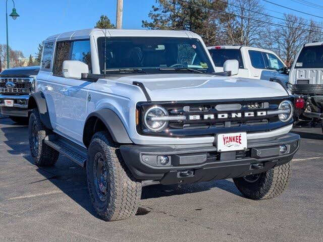 2025 Ford Bronco Outer Banks 4-Door 4WD