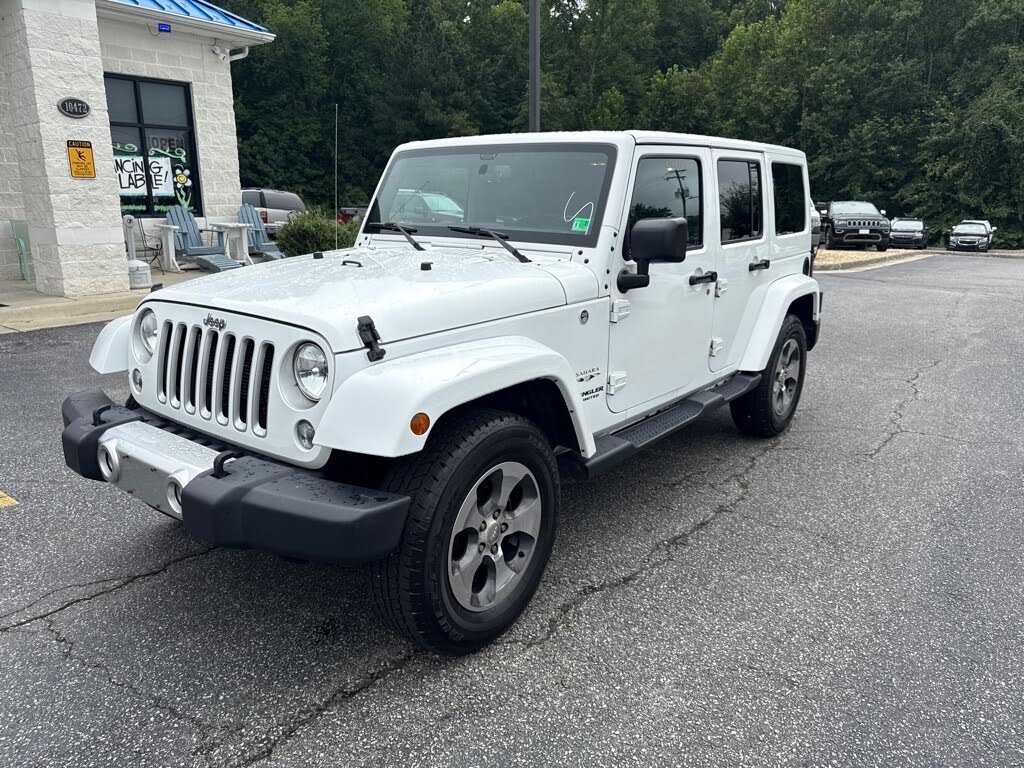 2017 Jeep Wrangler Unlimited Sahara 4WD