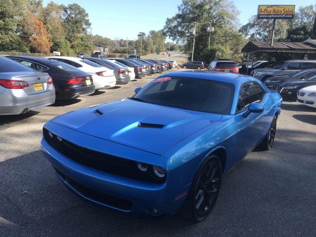 2019 Dodge Challenger SXT RWD