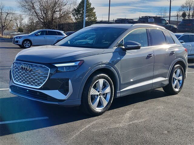 2026 Audi Q4 e-tron quattro Premium 55
