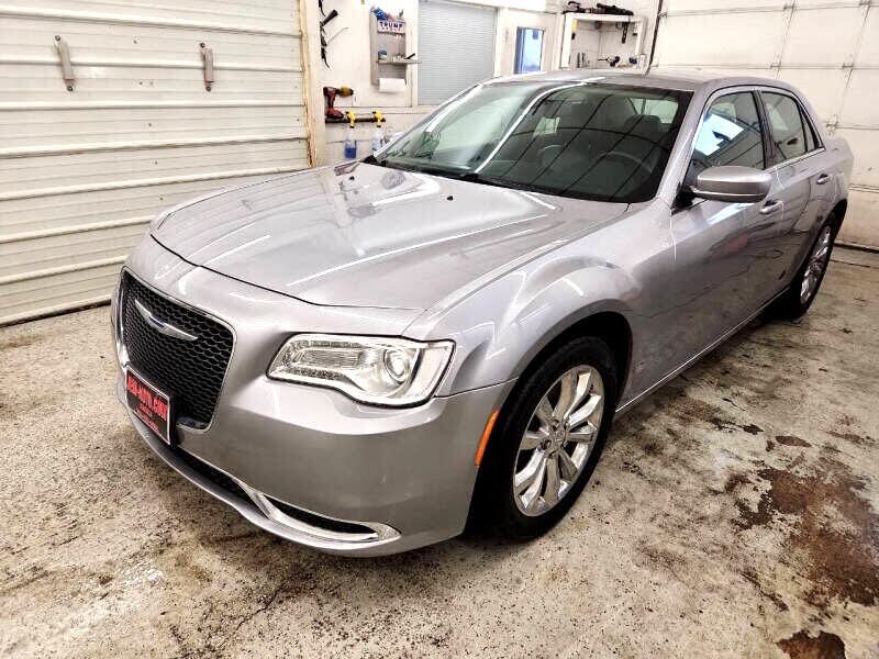 2017 Chrysler 300 Limited AWD