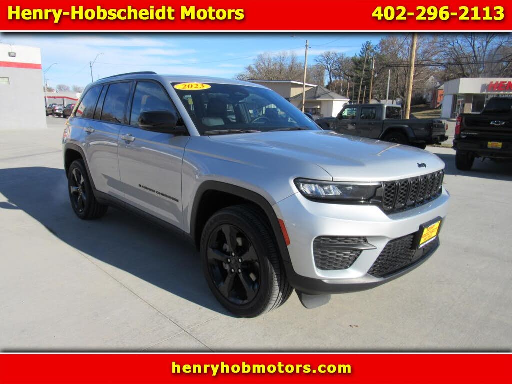 2023 Jeep Grand Cherokee Altitude 4WD