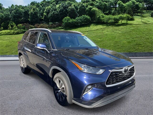 2023 Toyota Highlander XLE FWD