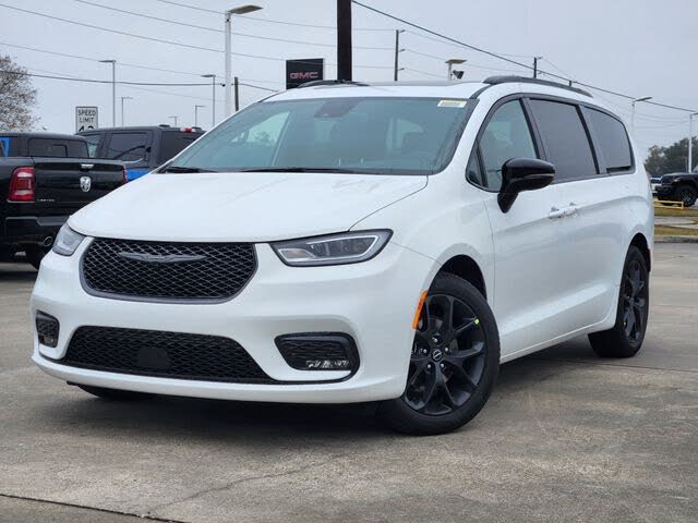 2026 Chrysler Pacifica Limited FWD