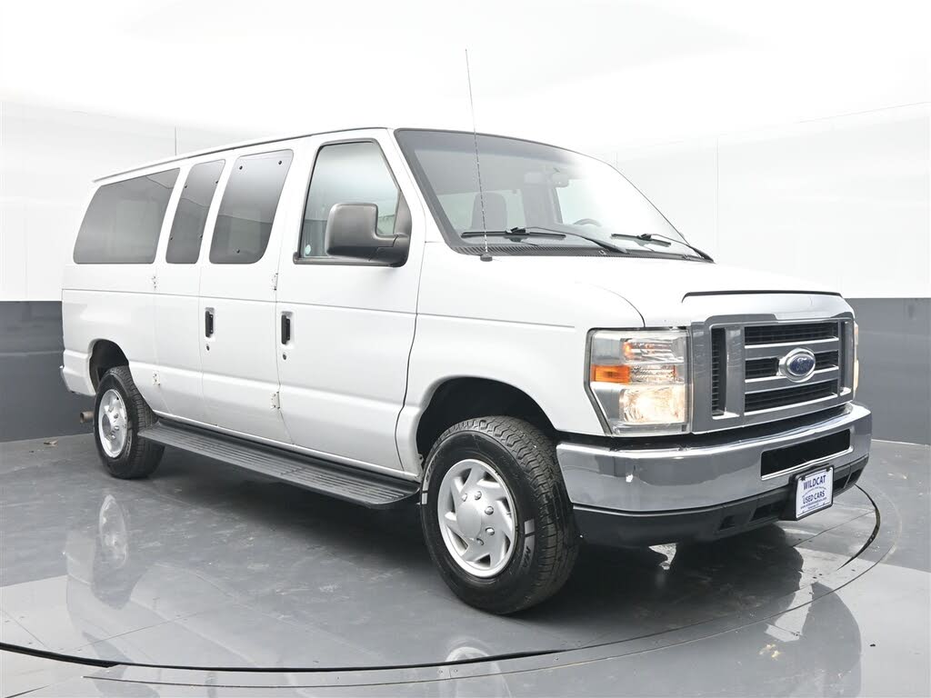2013 Ford E-Series E-350 XLT Super Duty Passenger Van