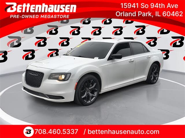 2023 Chrysler 300 Touring RWD