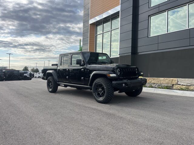 2024 Jeep Gladiator Willys Crew Cab 4WD
