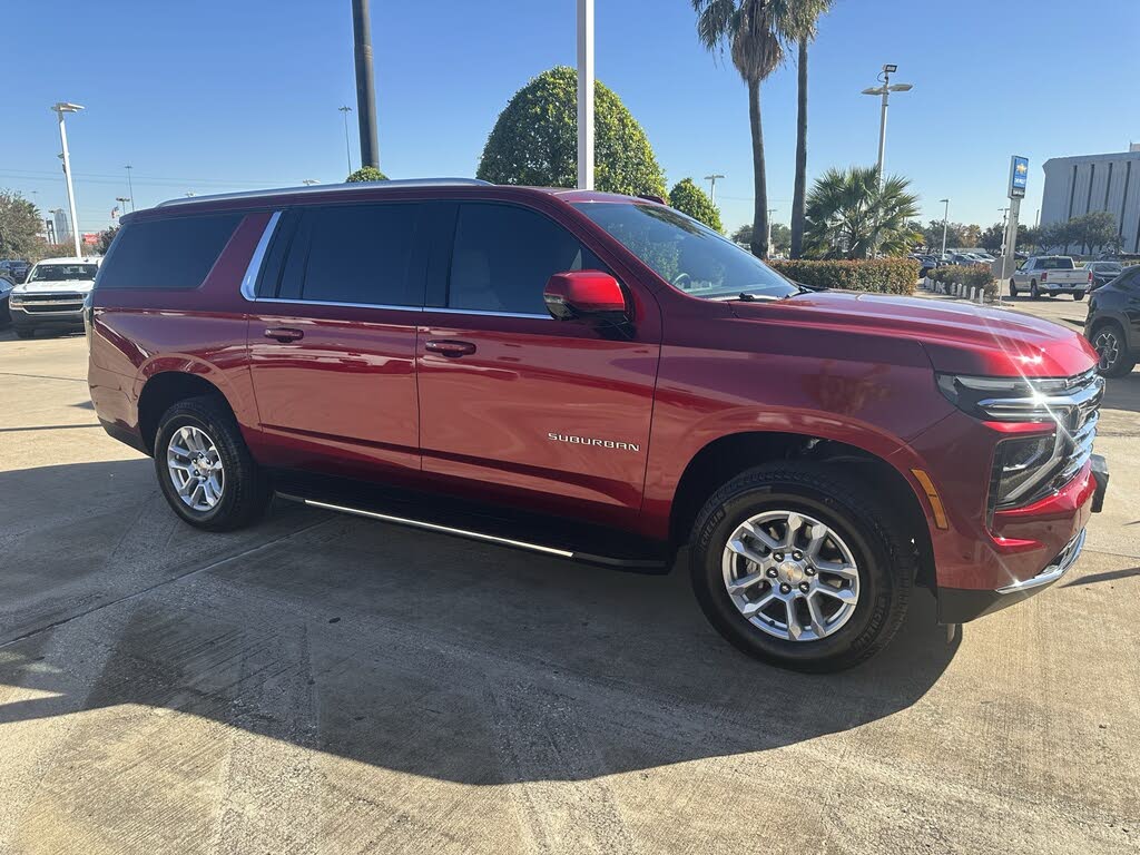 2025 Chevrolet Suburban LT 4WD