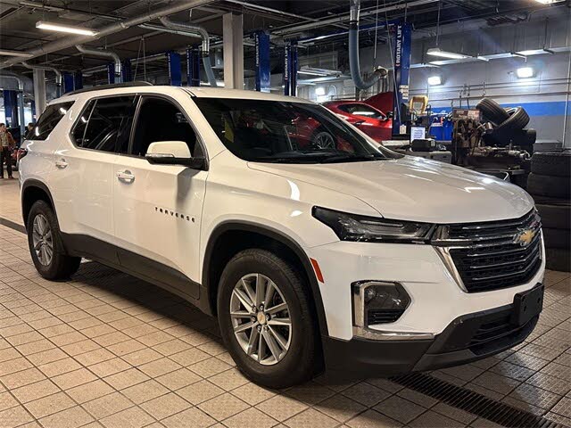 2023 Chevrolet Traverse LT Cloth AWD