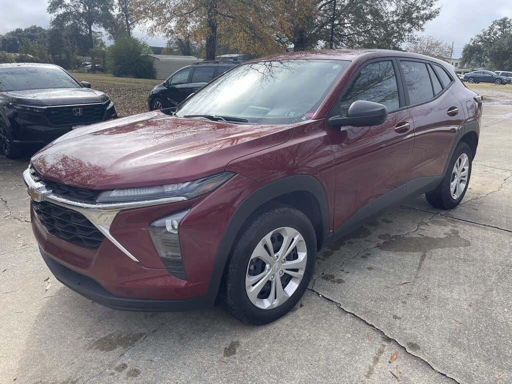 2025 Chevrolet Trax LS FWD