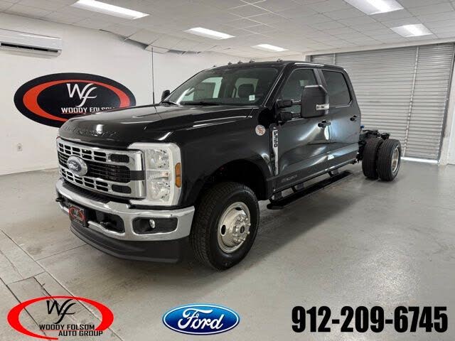 2026 Ford F-350 Super Duty Chassis XL Crew Cab DRW 4WD