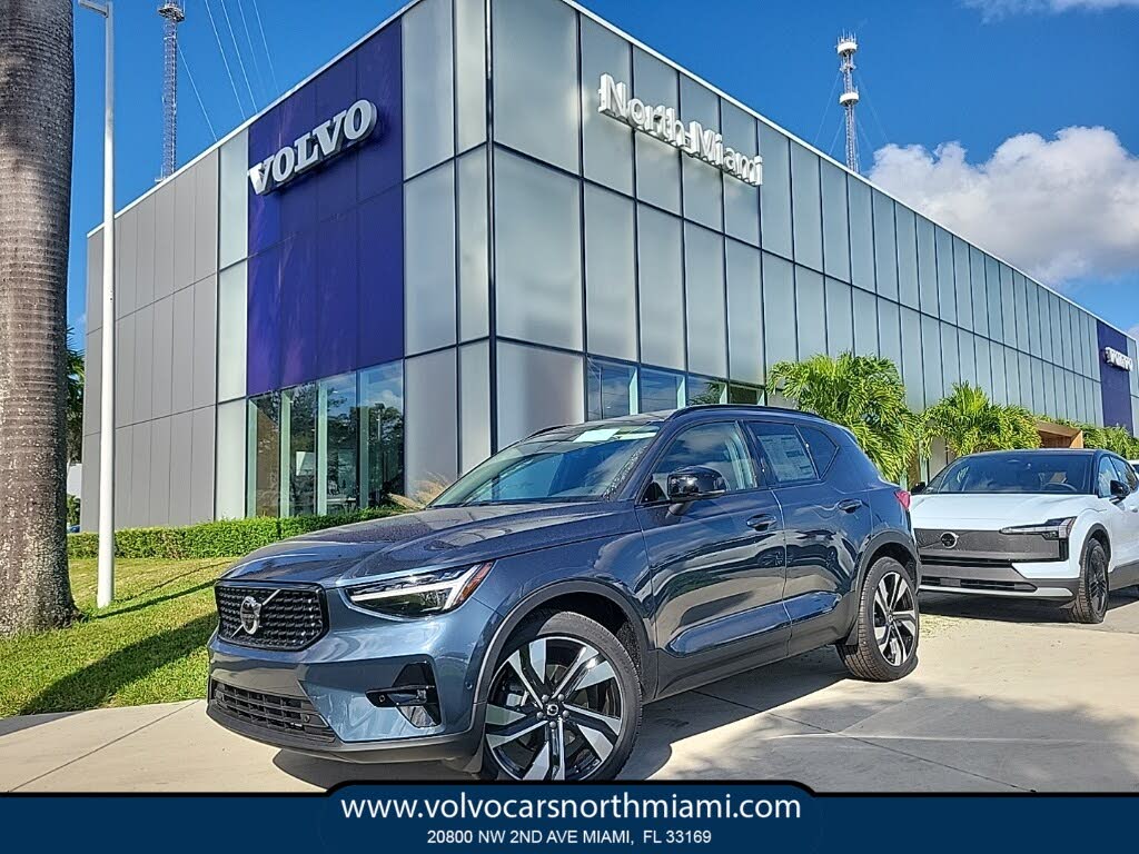 2026 Volvo XC40 B4 Plus FWD