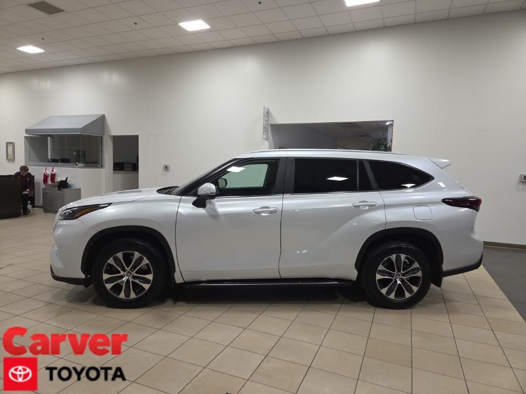 2024 Toyota Highlander XLE AWD