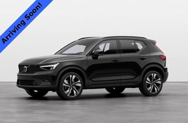 2024 Volvo XC40 B5 Plus Dark Theme AWD
