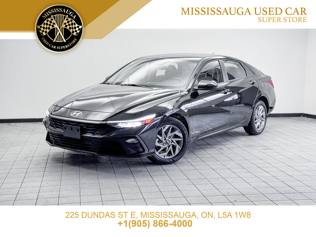 Hyundai Elantra Essential FWD 2025