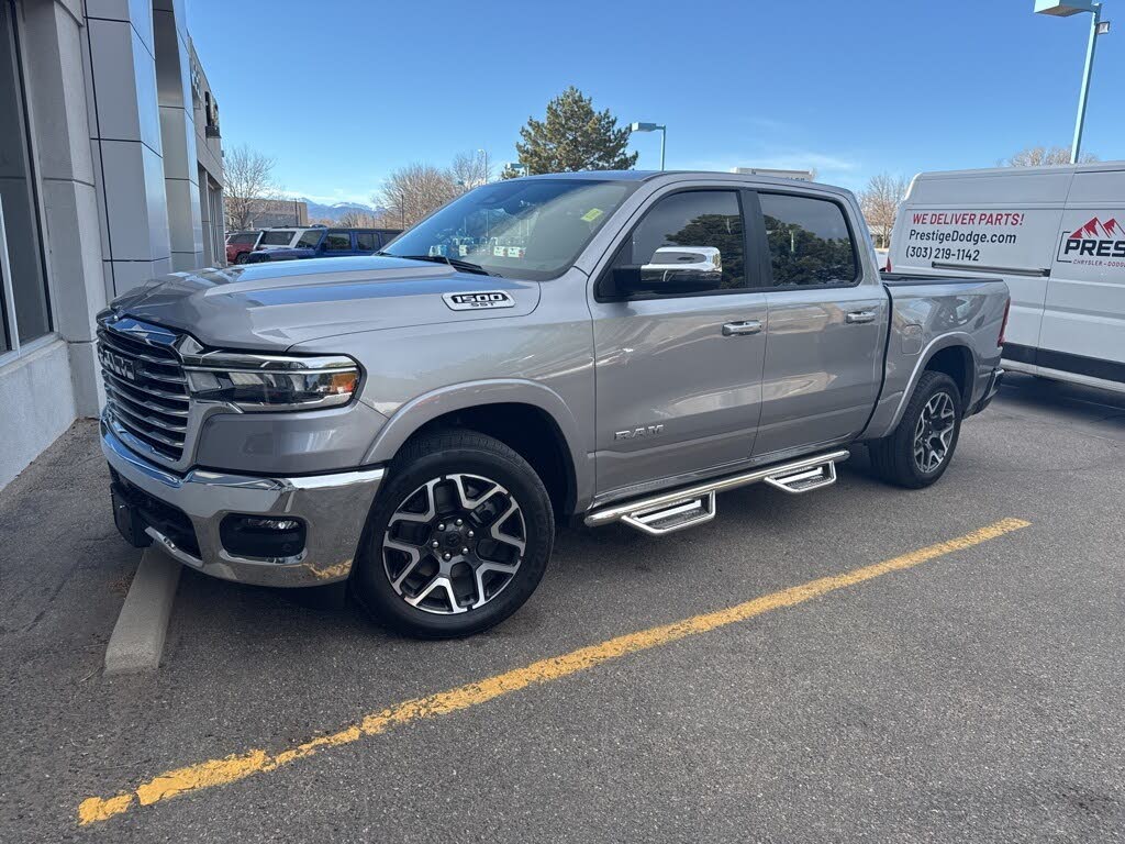 2025 RAM 1500 Laramie Crew Cab 4WD
