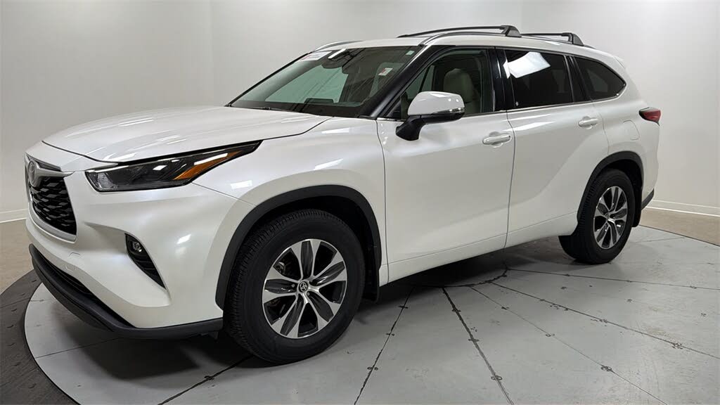 2021 Toyota Highlander XLE FWD