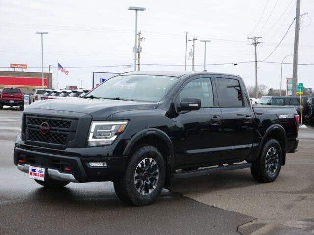 2023 Nissan Titan PRO-4X Crew Cab 4WD