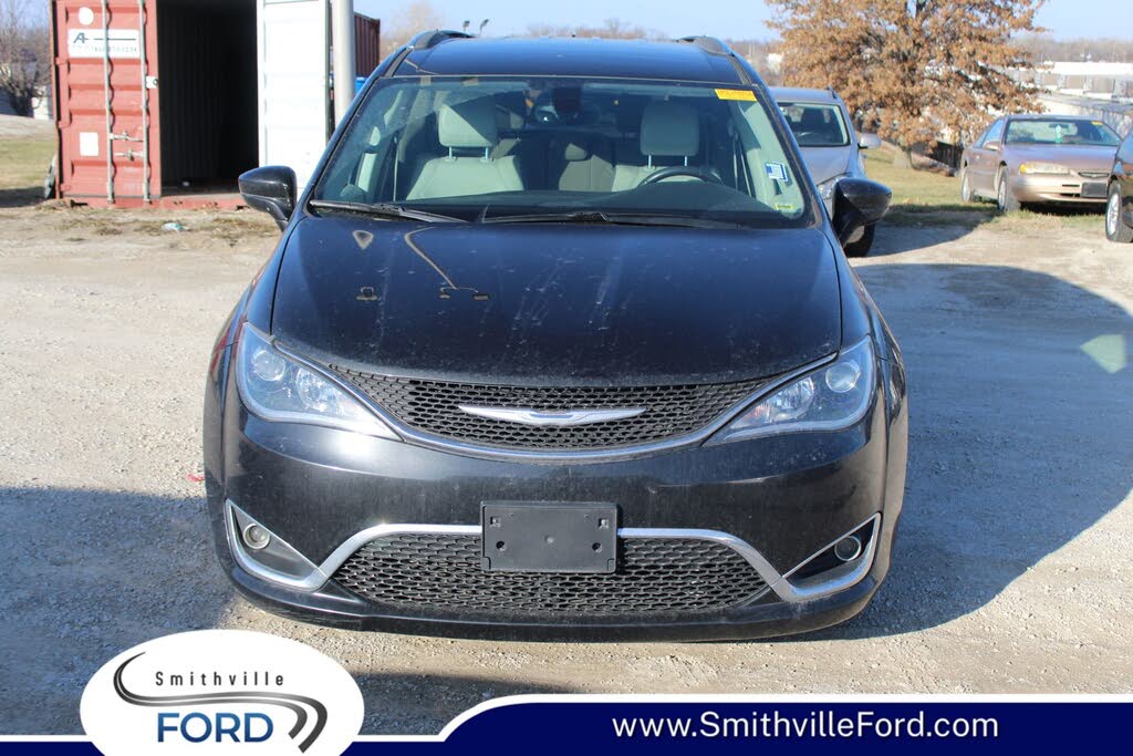 2017 Chrysler Pacifica Touring L Plus FWD