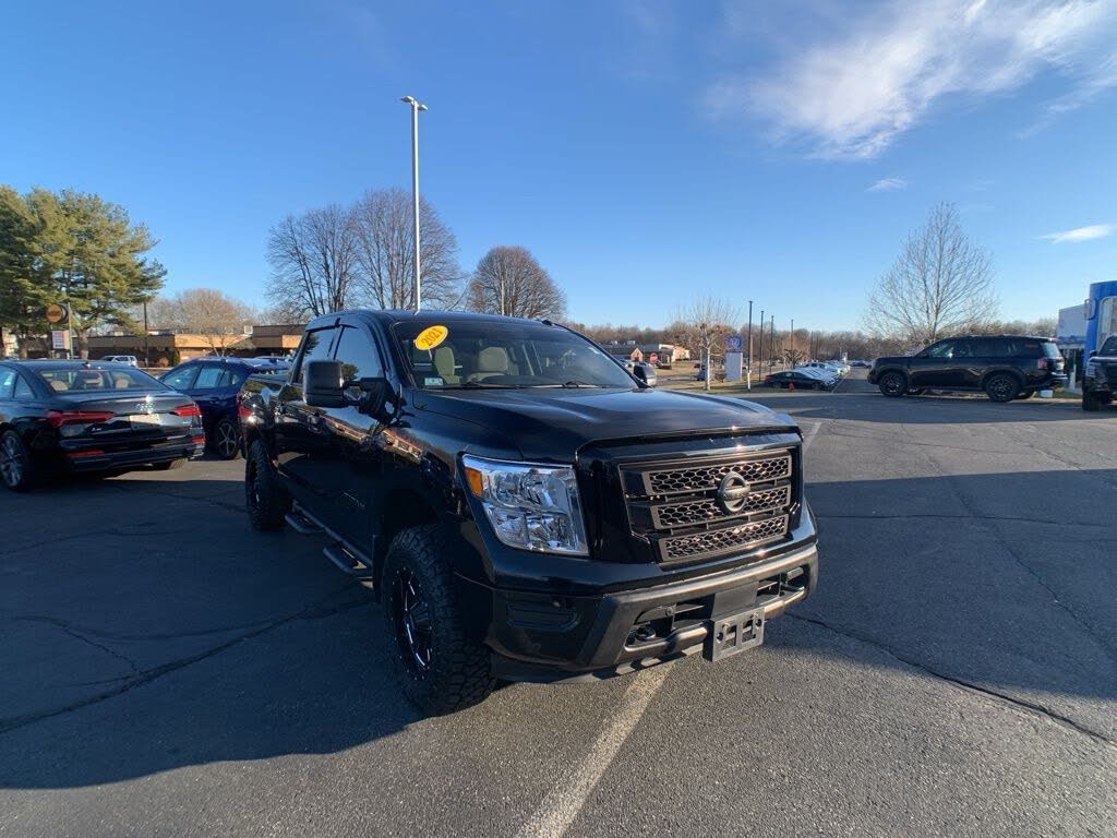 2021 Nissan Titan SV Crew Cab 4WD