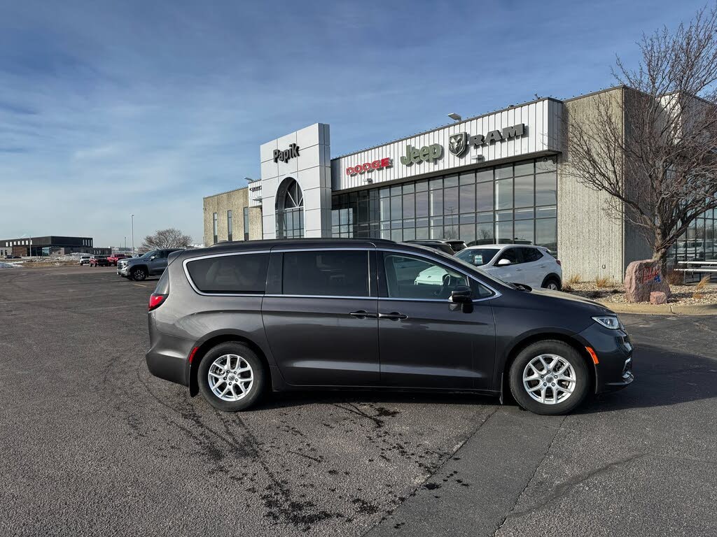 2022 Chrysler Pacifica Touring L FWD