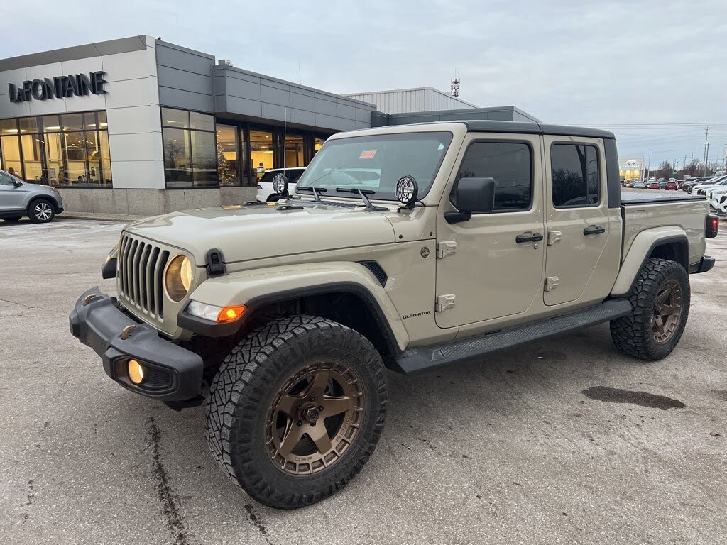 2022 Jeep Gladiator Overland Crew Cab 4WD