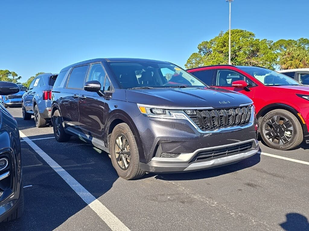2022 Kia Carnival LX FWD