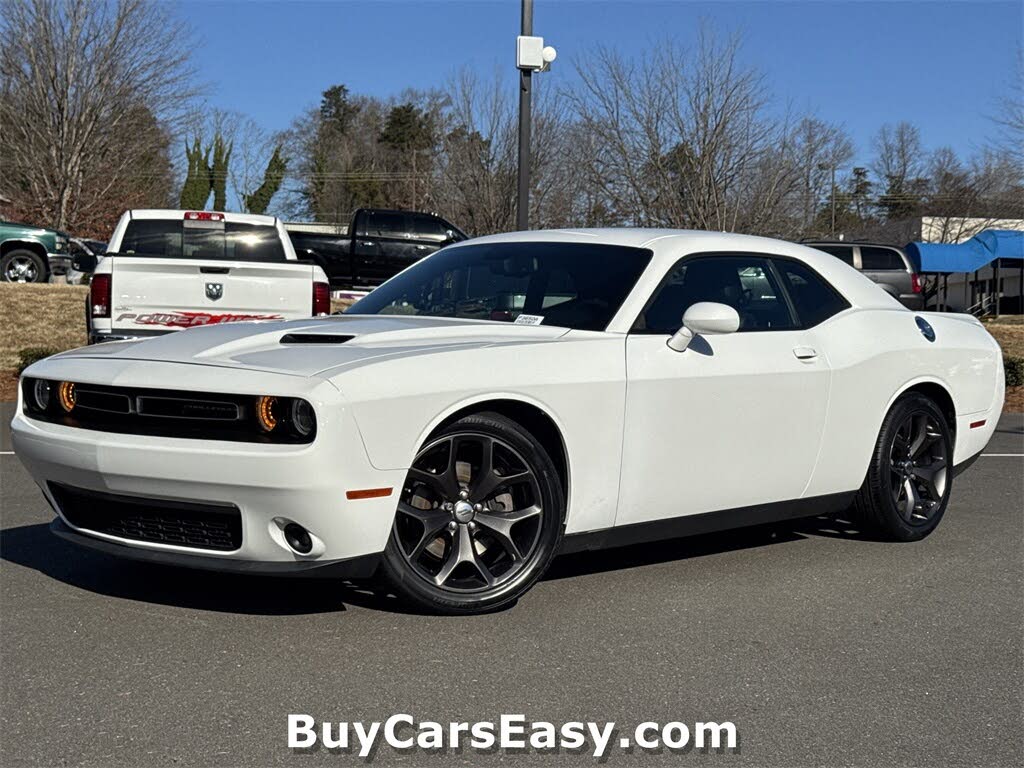 2018 Dodge Challenger SXT RWD