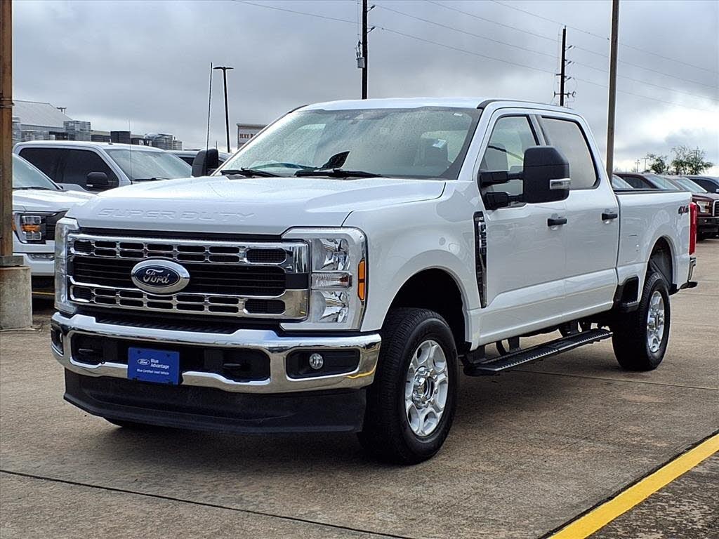 2025 Ford F-250 Super Duty XLT Crew Cab 4WD