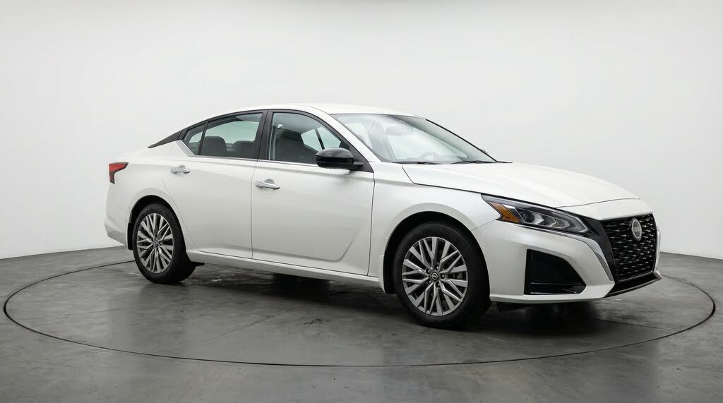 2025 Nissan Altima 2.5 SV FWD