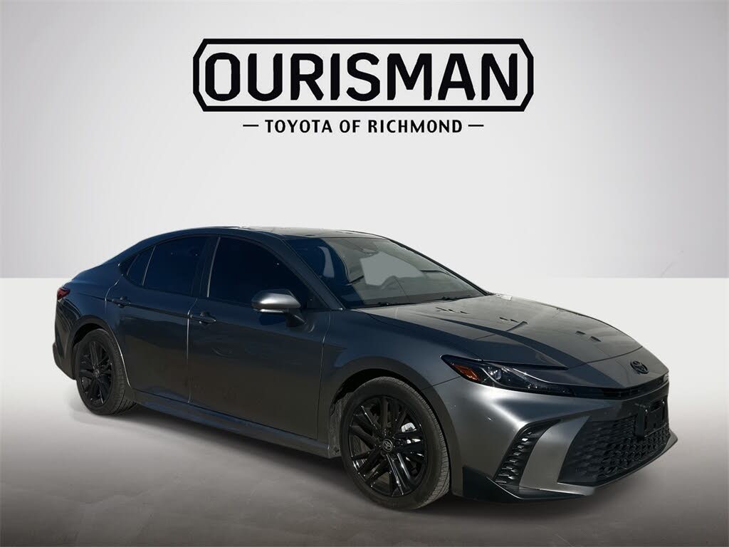 2025 Toyota Camry SE FWD