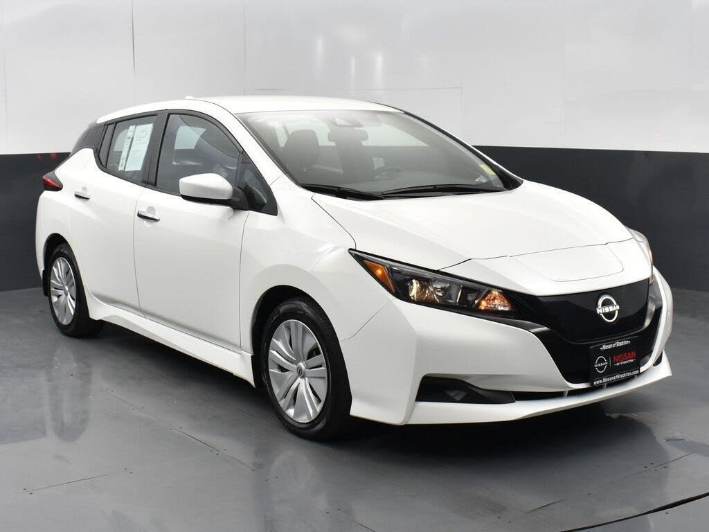 2024 Nissan LEAF S FWD