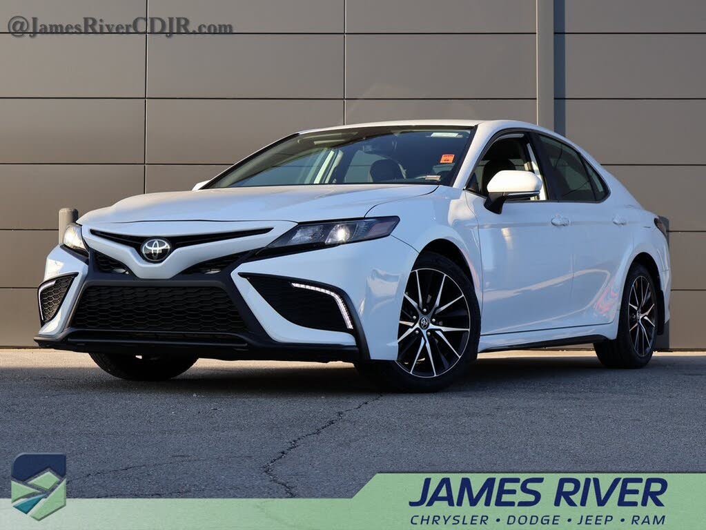 2024 Toyota Camry SE FWD