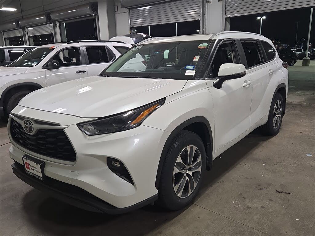 2024 Toyota Highlander XLE FWD